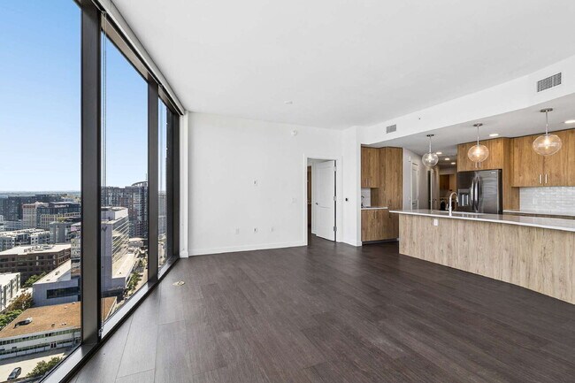 Building Photo - 1212 Demonbreun St