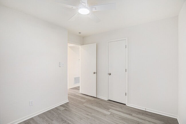 Building Photo - Beautiful 2-bedroom in the heart of Raymore!