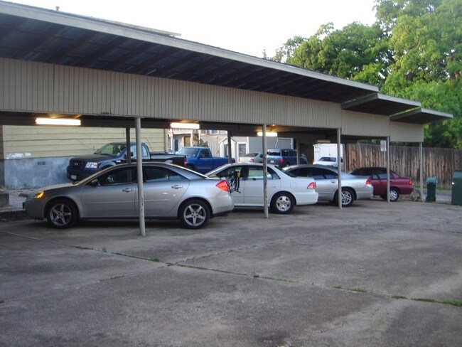 Building Photo - 3202 Grooms St