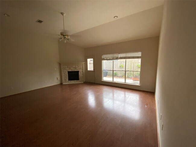 Building Photo - 10723 Norchester Village Dr