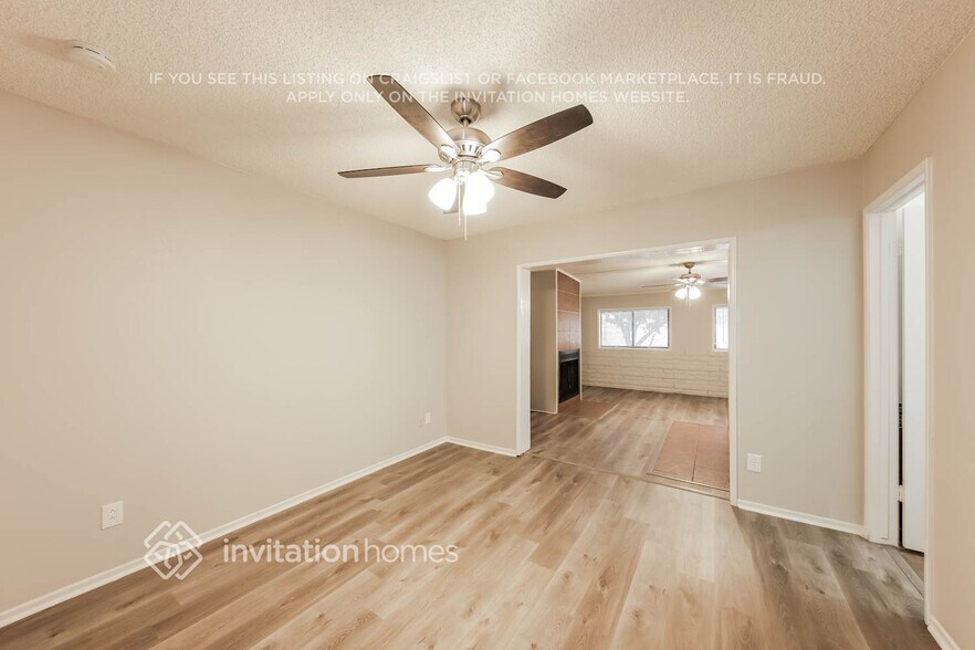 Building Photo - 5141 W Larkspur Dr