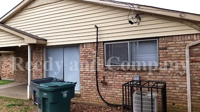 Building Photo - 2864 Randy Cove