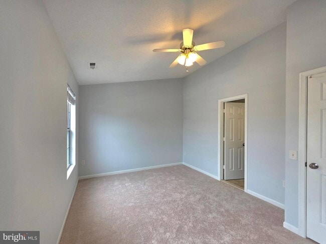 Building Photo - 6539 Old Carriage Ln