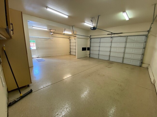 Building Photo - Stunning American River Canyon Custom Home