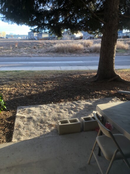 Building Photo - 457 S Memphis Way