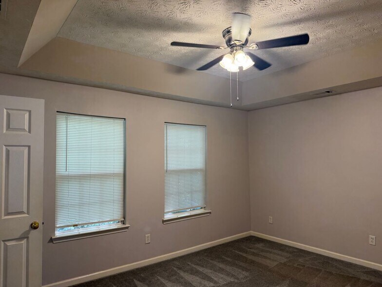 Building Photo - 1704 Camden Forrest Tr