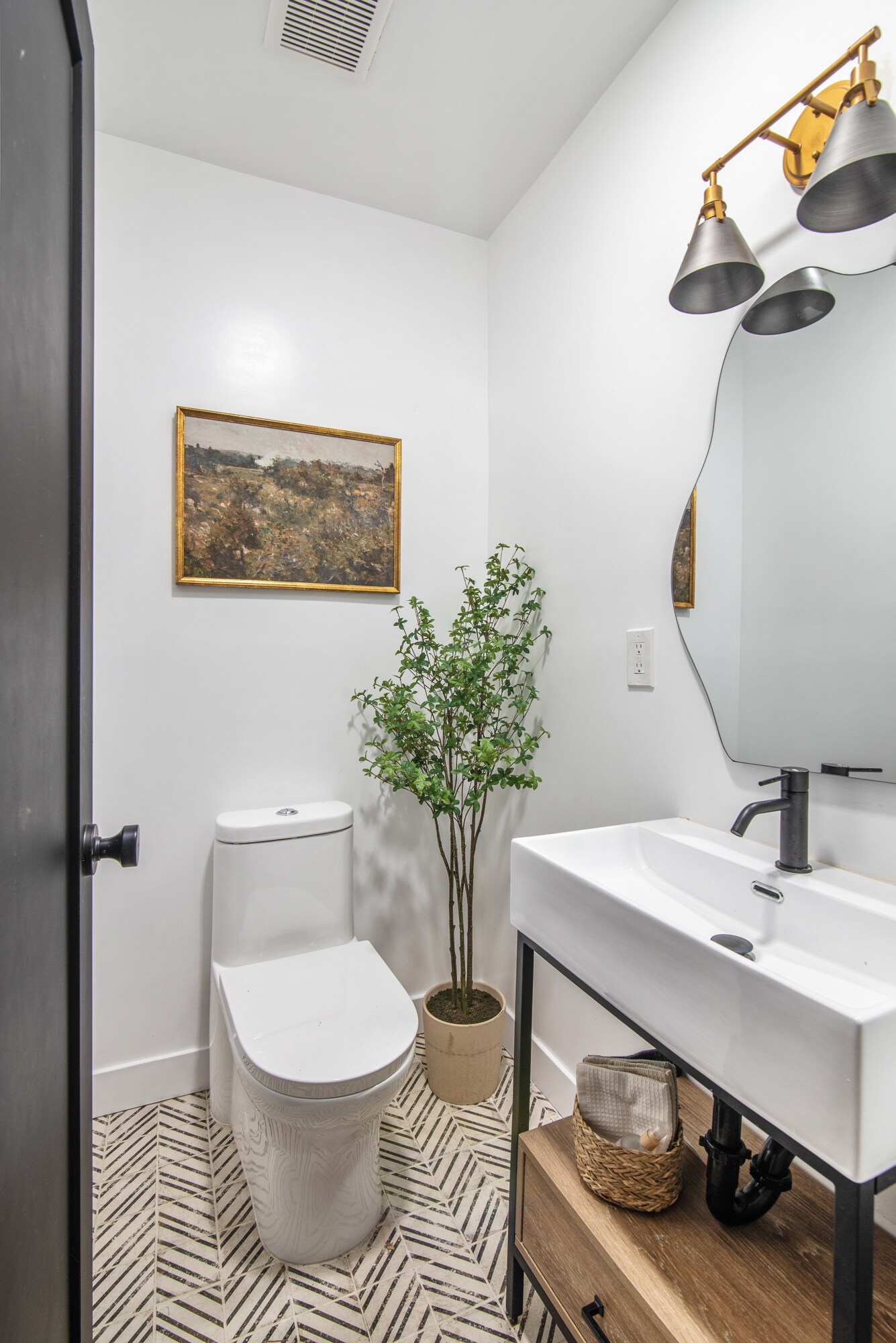 Building Photo - 9265 Thrush Way