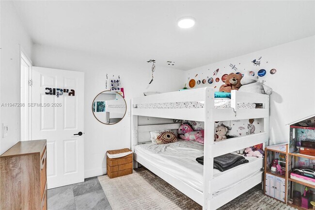 Building Photo - 9181 Byron Ave