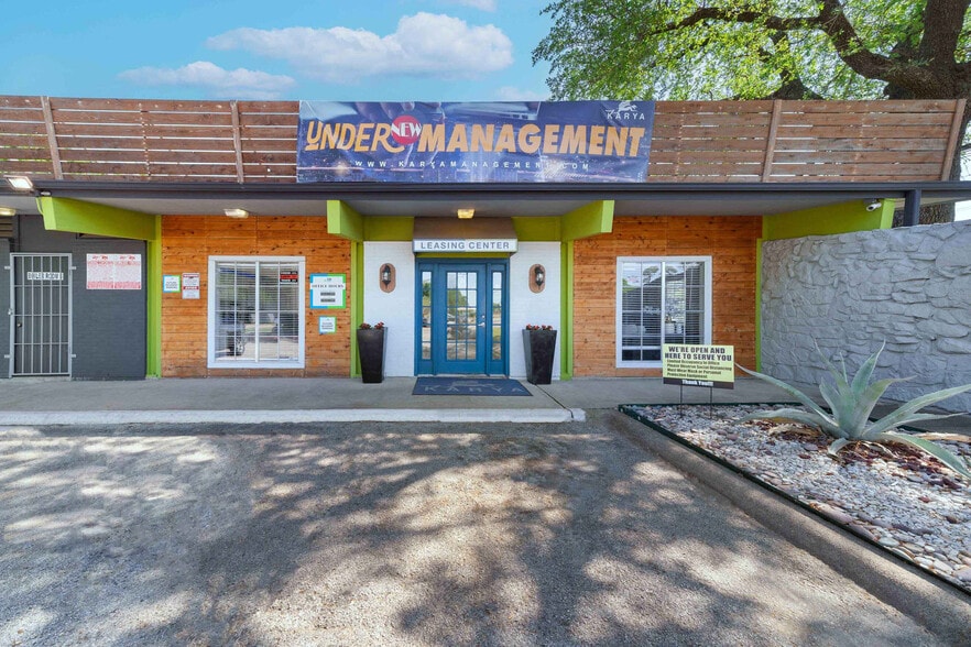 2704 CDMX 2704 S Cockrell Hill Rd Dallas TX 75211 Apartment Finder