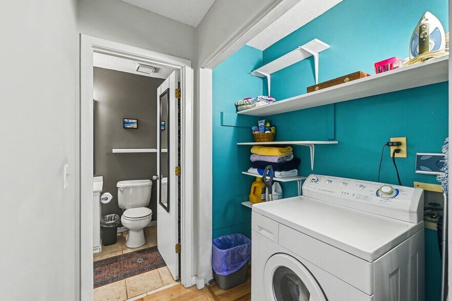 Building Photo - 1265 Marshview Dr