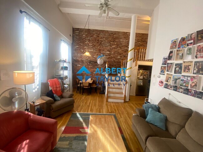 Building Photo - 168 Northampton St