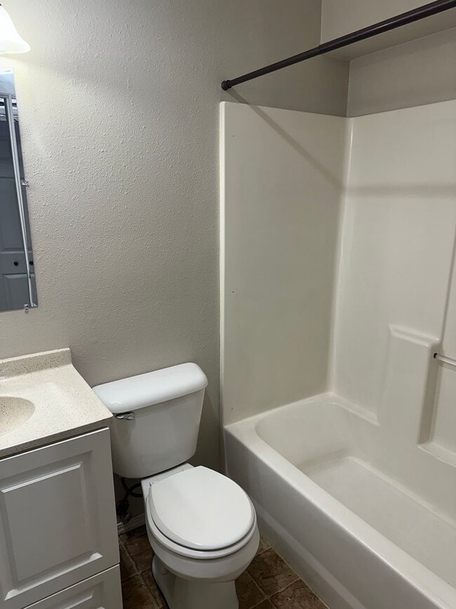 Building Photo - Adorable 1 bedroom 1 bathroom home in Spri...