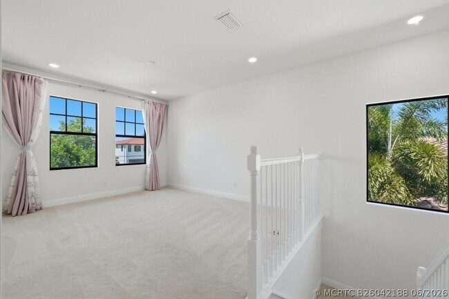 Building Photo - 11760 Bayview Cir