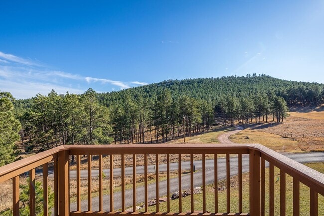 Building Photo - Fully Furnished 5BR Home in the Hills – Move-In Ready