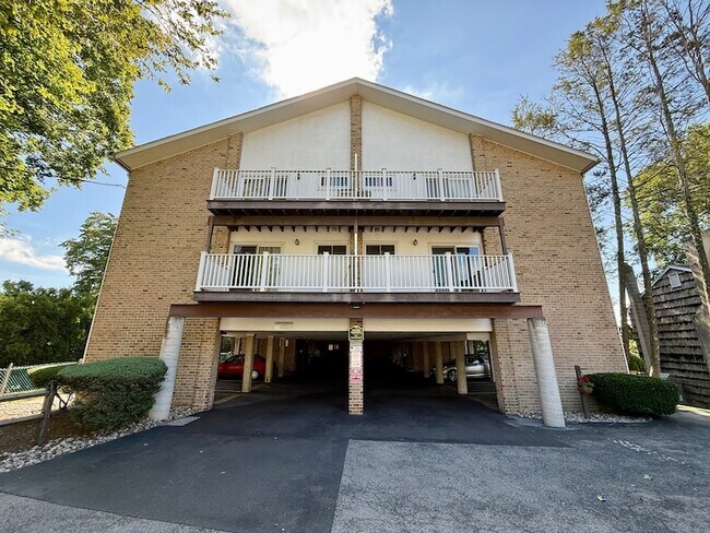 Building Photo - 41 Rock Spring Rd