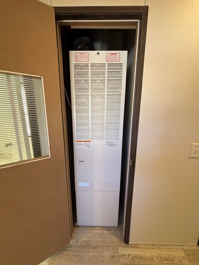 Building Photo - 44 Pineland Park Rd