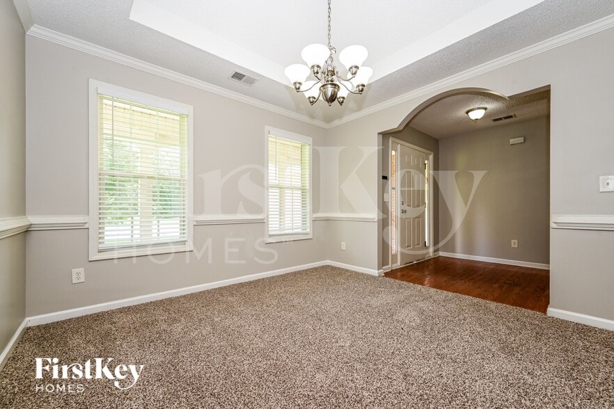 Building Photo - 3349 Meadovista Dr