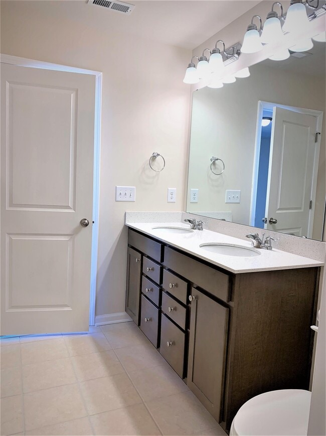 Building Photo - 3021 Newfields Pl