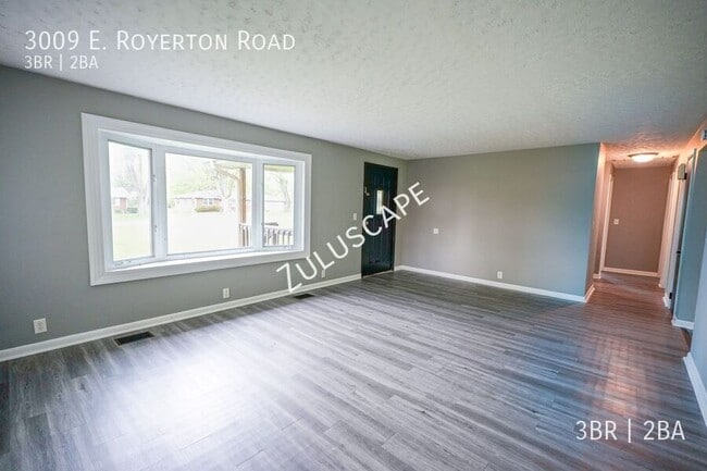 Building Photo - 3009 E Royerton Rd