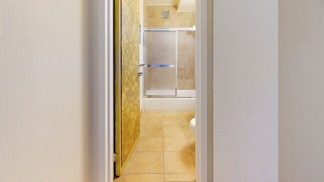 Building Photo - 3900 Tunlaw Rd NW