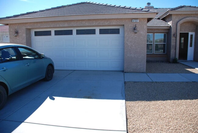 Building Photo - Quiet Home in Copper Hills located in a Cul-de-sac. **Do not distrub current tenant**