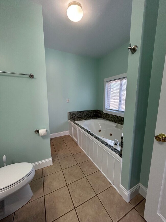 Building Photo - 2 Bedroom 2 Bath Home in Kill Devil Hills