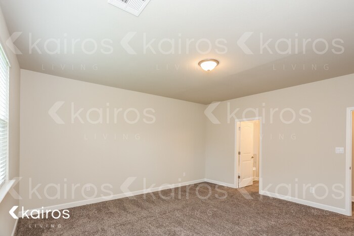 Building Photo - 6425 Tiger Pointe Dr.
