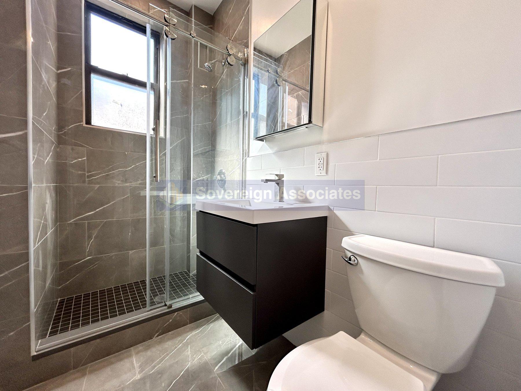 Building Photo - 45 Tiemann Pl