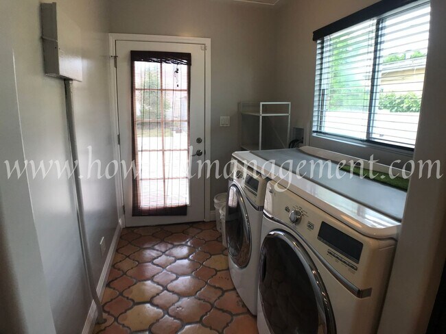 Building Photo - Beautifully remodeled Spanish style home with Granny Flat, Washer & Dryer, Large Backyard!