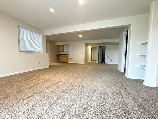 Building Photo - Stunning 4 Bedroom, 3.5 Bath with 3 car attached garage Home in Paragon Estates in Fort Collins, CO