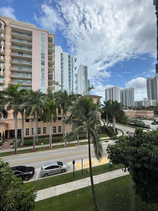 Primary Photo - 17560 Atlantic Blvd