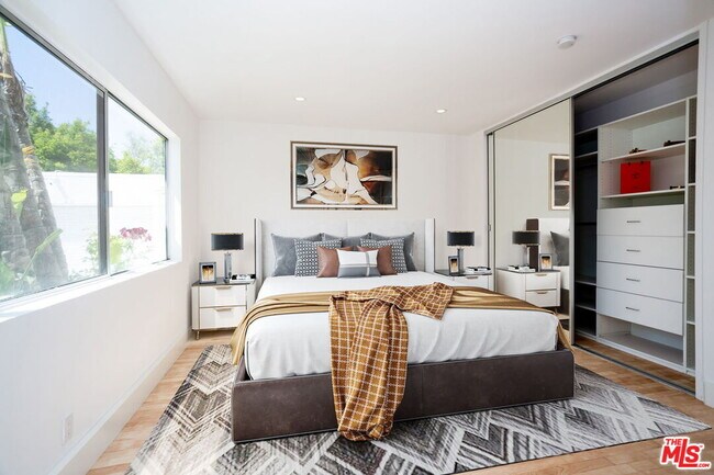 Building Photo - 1622 Tower Grove Dr