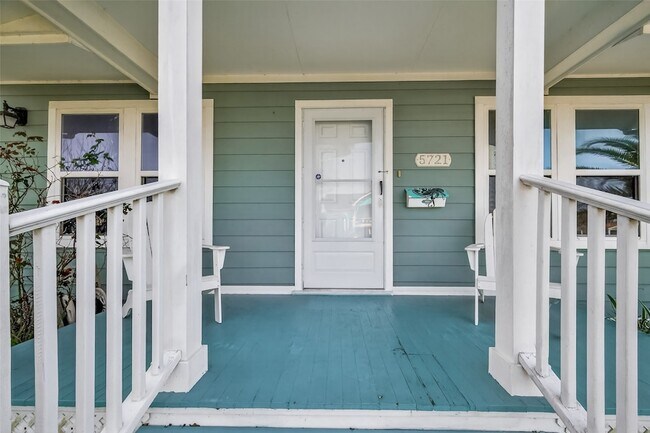 Building Photo - 5721 Sylvia Dr