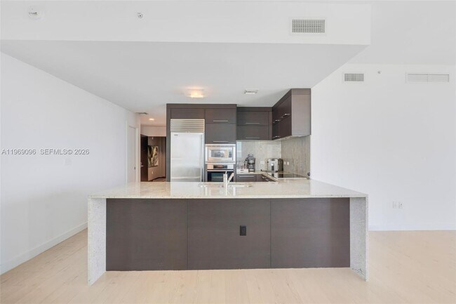Building Photo - 900 Biscayne Blvd