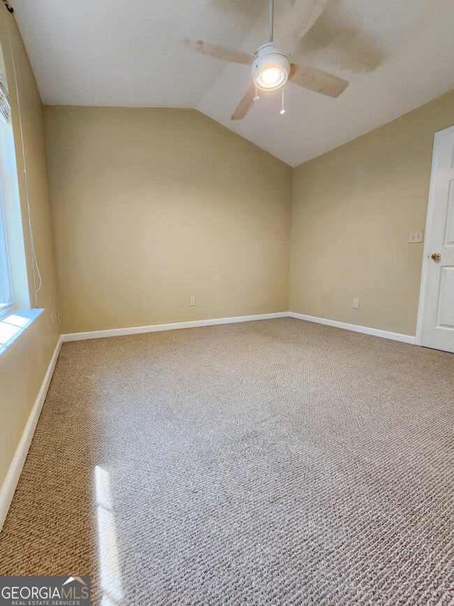 Building Photo - 142 Watercress Ct