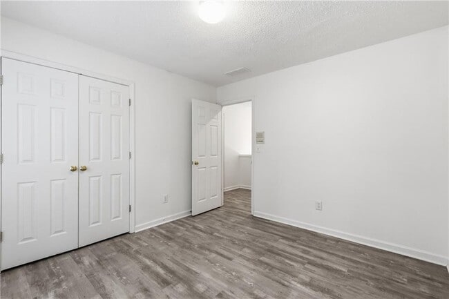 Building Photo - 6430 Barwick Ln