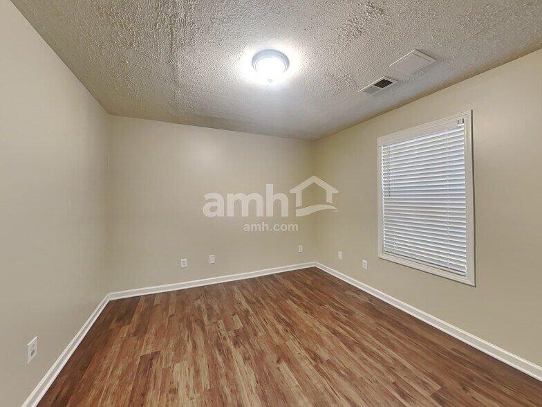 Building Photo - 4009 Snowshoe Ct NW