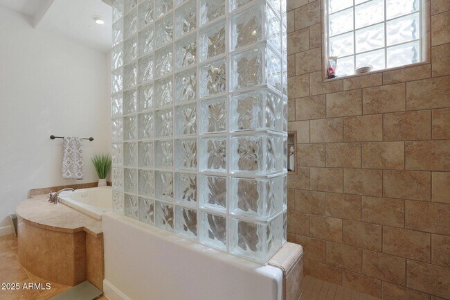 Building Photo - 9973 E Edgestone Dr