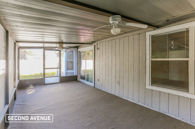Building Photo - 6604 Arancio Dr W