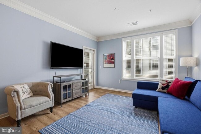 Building Photo - 27 Booth St