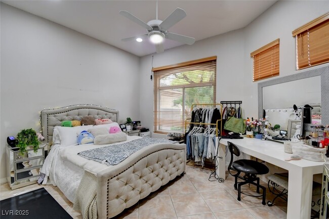 Building Photo - 304 Mesa Rim Ct