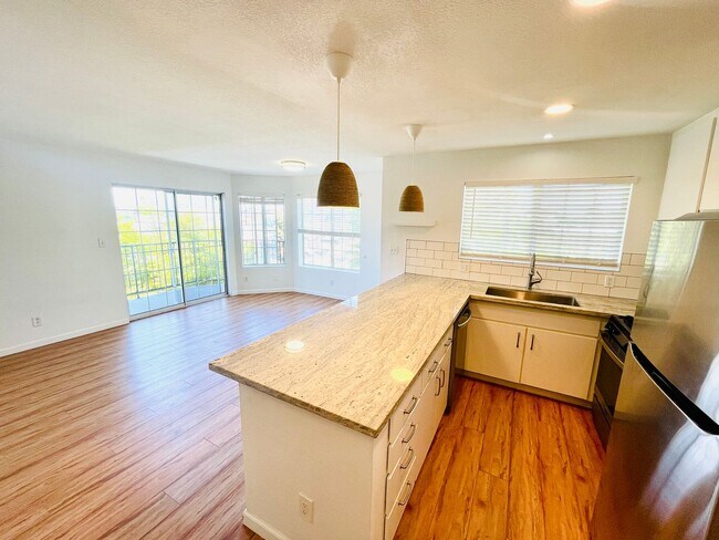 Building Photo - ** Spring Special** Beautifully Upgraded 2 Bedroom Apartment For Rent!