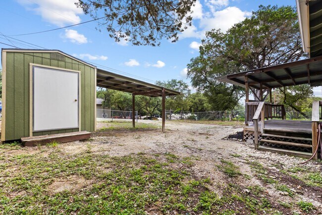 Building Photo - Move-In Ready 3-Bedroom Home in Beautiful Lakehills