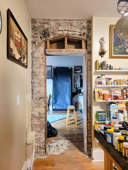 Building Photo - 208 Ash St