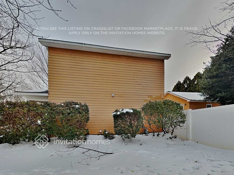 Building Photo - 8230 Townley Rd