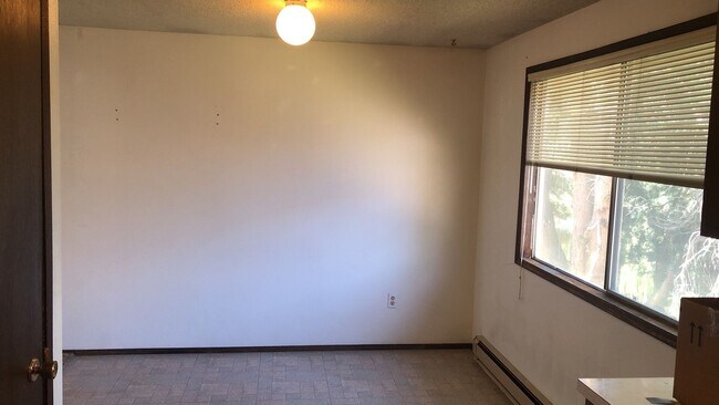 Building Photo - 2125 NW Turner Dr