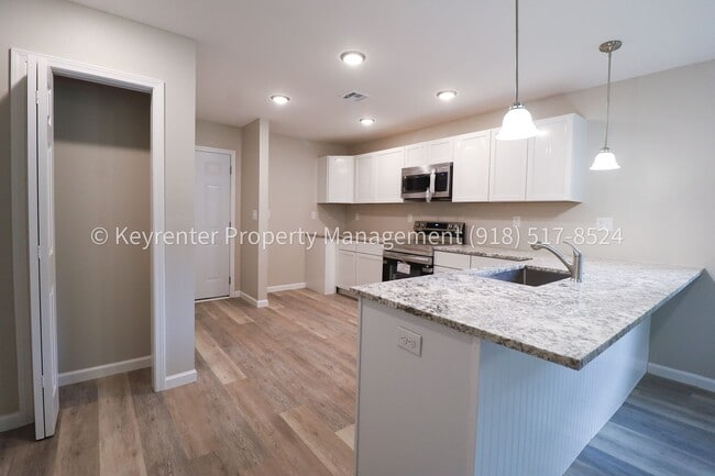 Building Photo - Beautiful Newly Built 3 Bedroom House! Available for Immediate Move in!