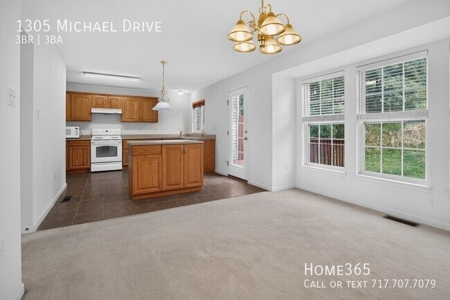 Building Photo - 1305 Michael Dr