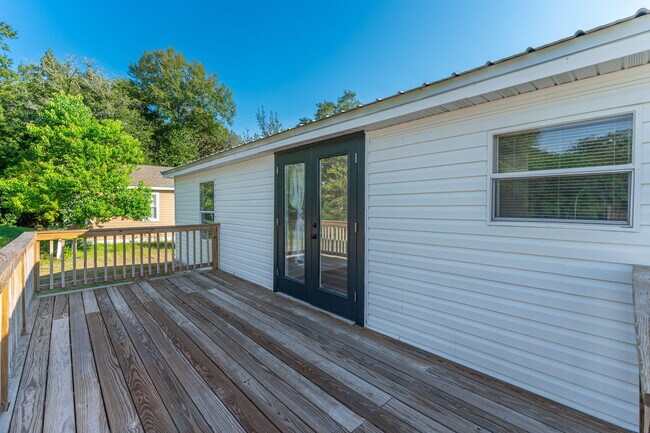 Building Photo - 264 Pinelog St