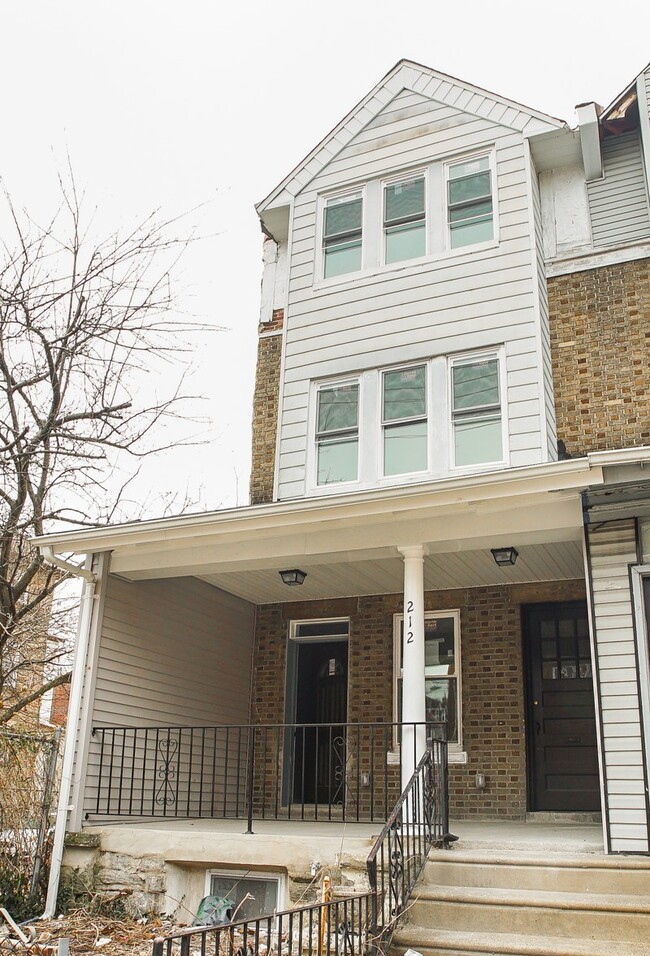 Building Photo - 212 S 50th St